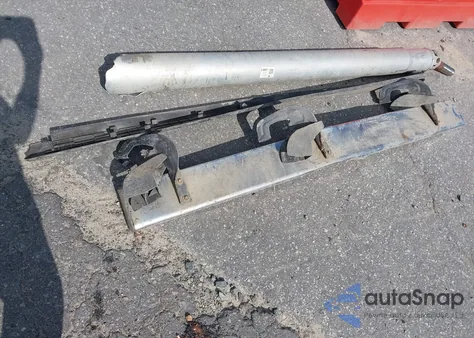 2014 Chevrolet Silverado 1500 1Lt z USA, uszkodzony, nr VIN 1GCRCREH9EZ384929